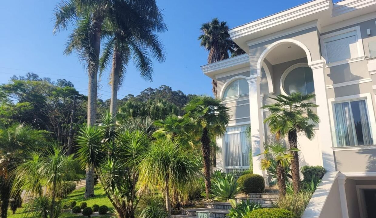 WhatsApp Image 2025-10-07 at 13.08.54 (1)