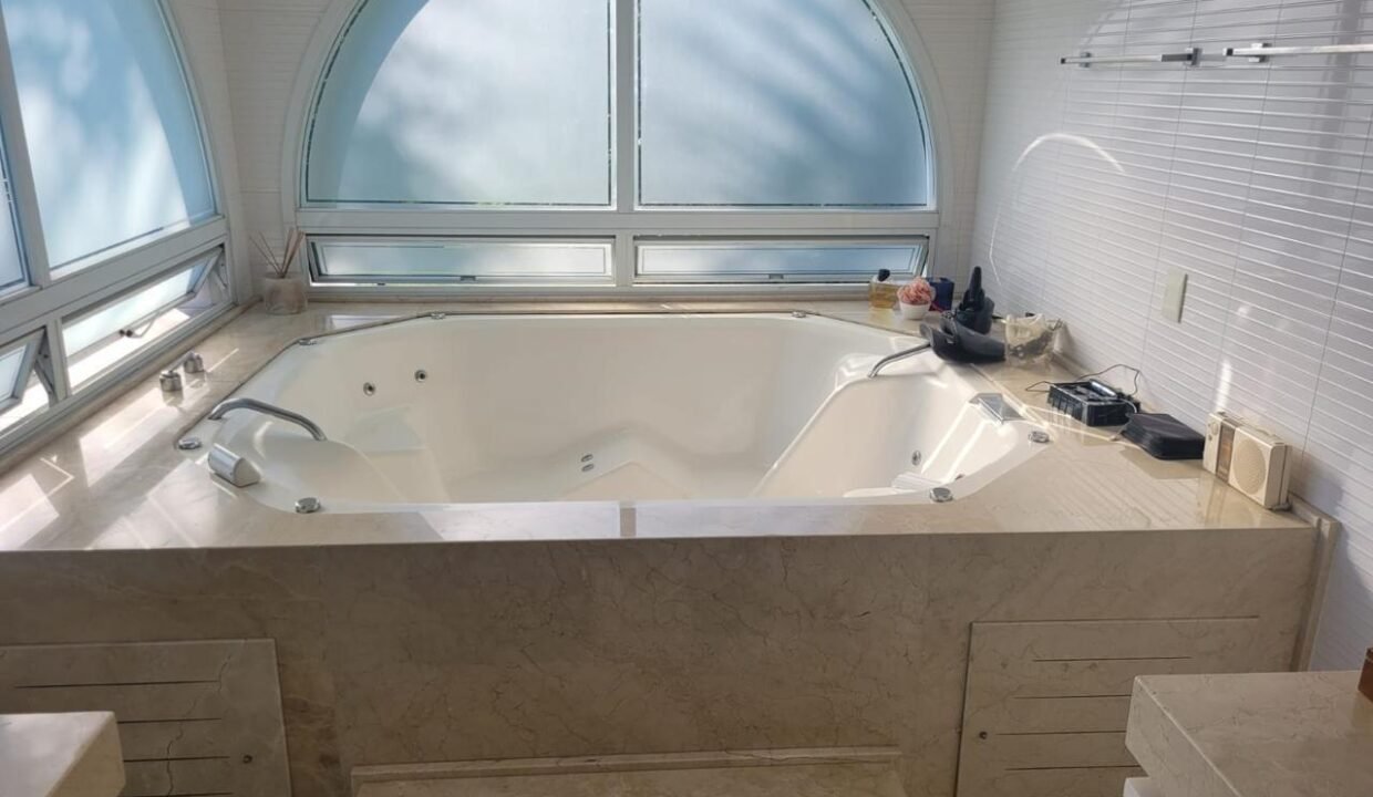 WhatsApp Image 2025-10-07 at 13.08.55