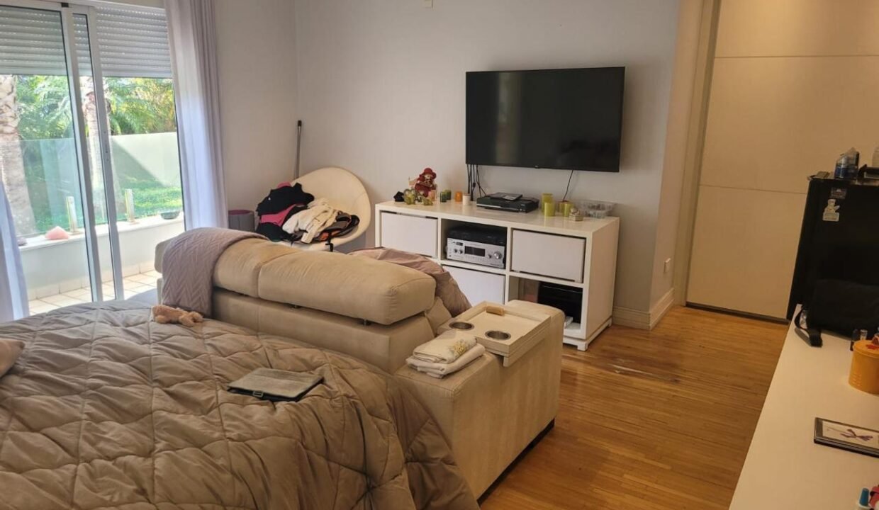 WhatsApp Image 2025-10-07 at 13.08.57