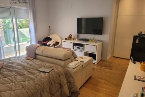 WhatsApp Image 2025-10-07 at 13.08.57