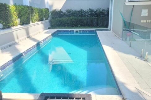 WhatsApp Image 2025-10-07 at 13.09.00 (1)