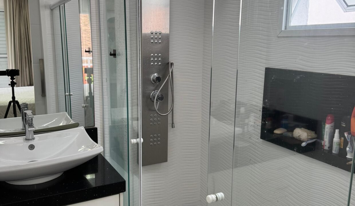 WhatsApp Image 2025-10-08 at 12.51.54 (1)