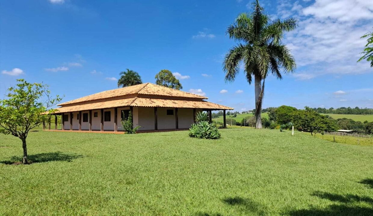 WhatsApp Image 2025-10-14 at 15.44.08