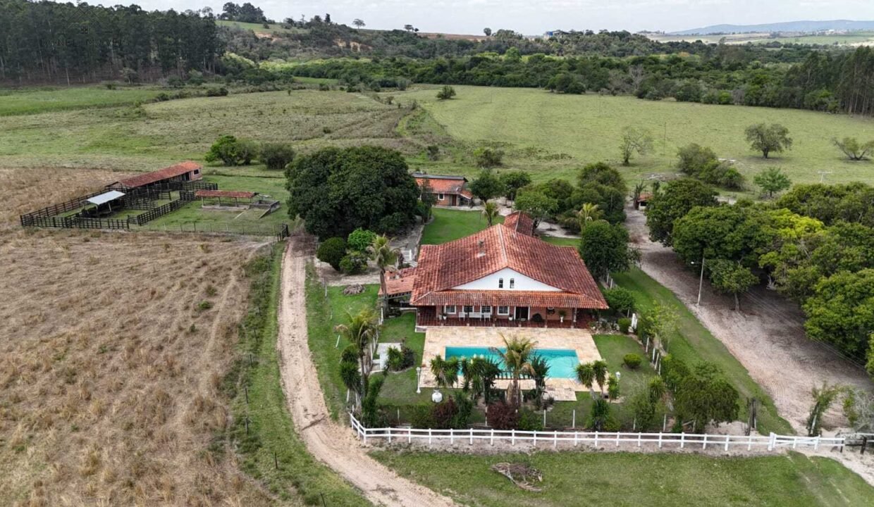 WhatsApp Image 2025-11-12 at 13.45.09 (1)