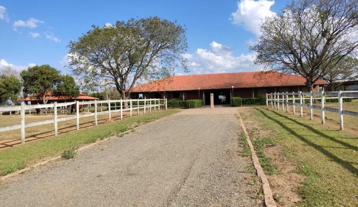 WhatsApp Image 2025-11-12 at 13.45.26 (1)