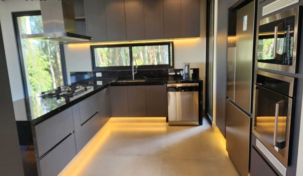 WhatsApp Image 2025-12-17 at 17.01.45 (1)