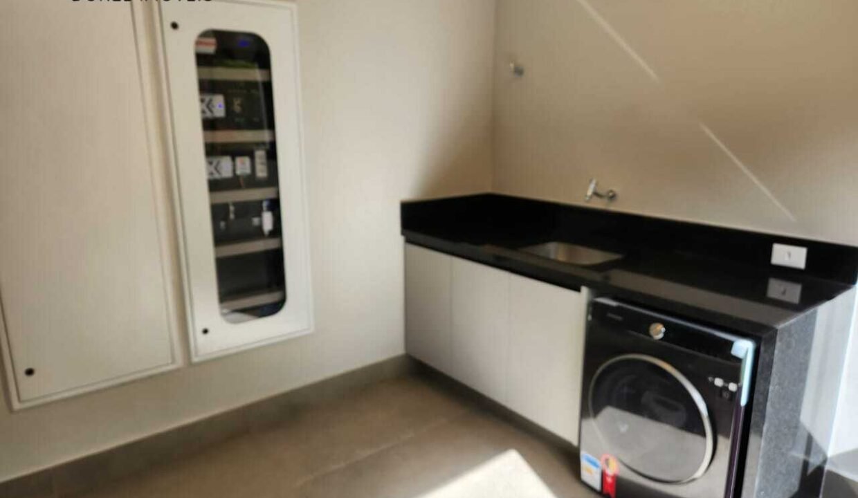 WhatsApp Image 2025-12-17 at 17.01.45 (2)